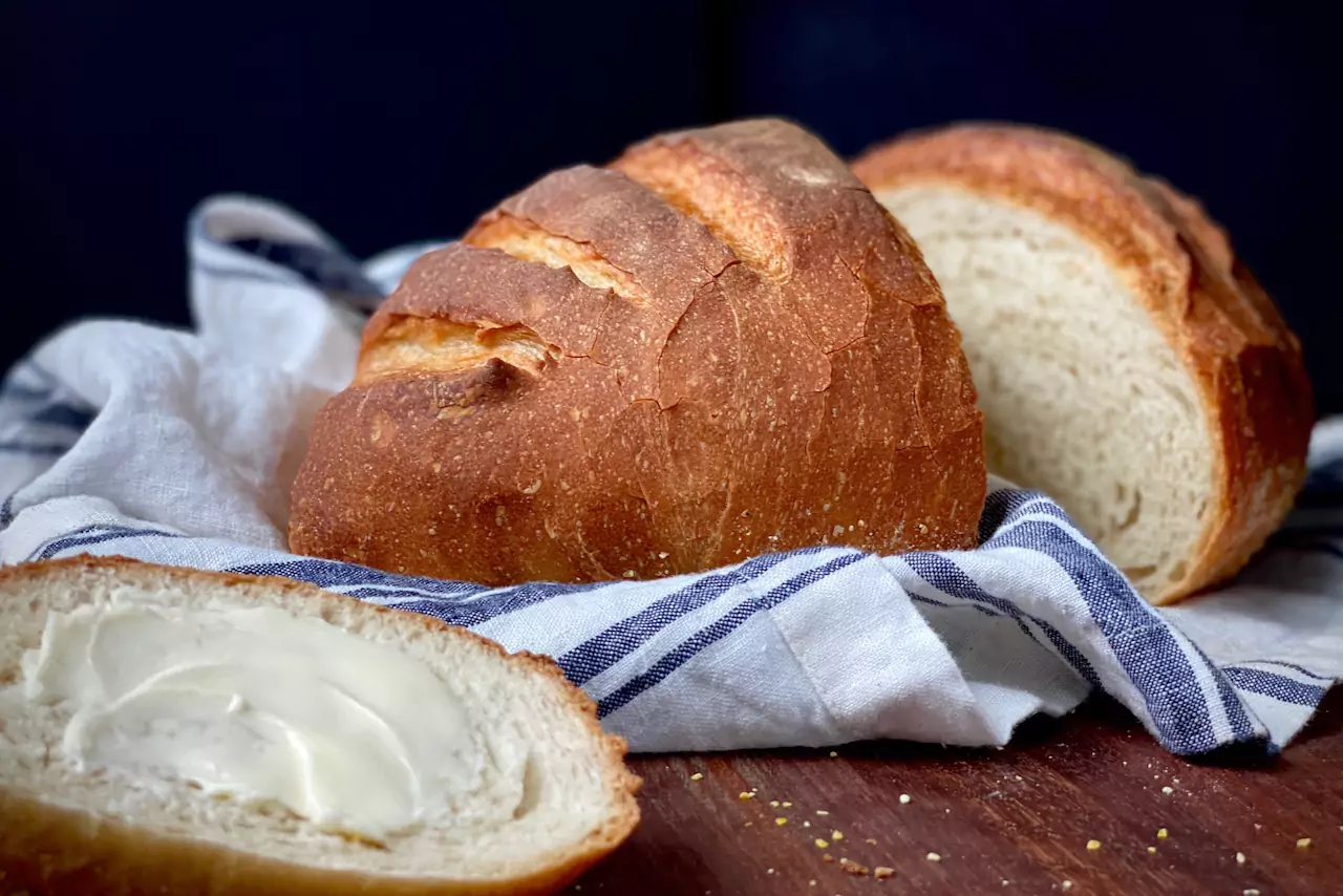 Цільнозерновий пшеничний хліб